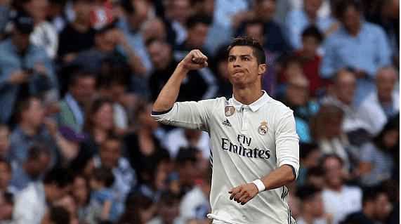  热刺前锋凯恩梅开二度破球荒  