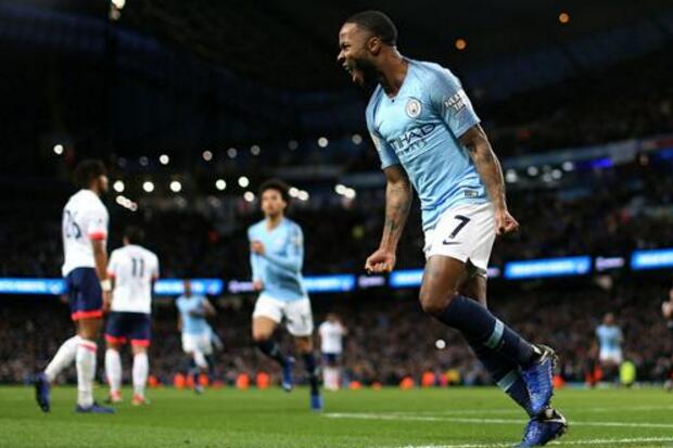  曼城客场险胜伯恩利继续领跑积分榜