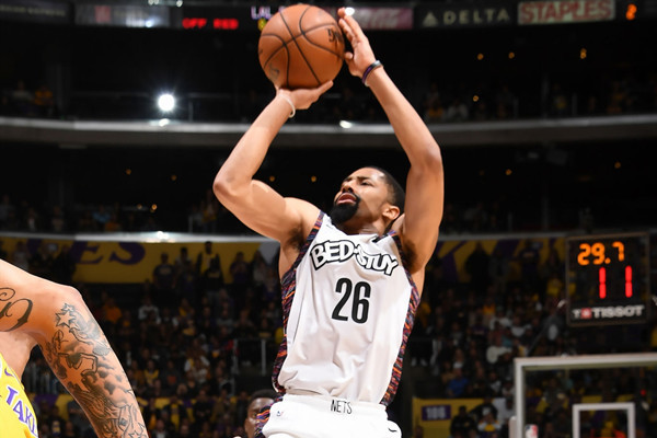  布伦森关键抢断尼克斯险胜活塞延续黑马态势