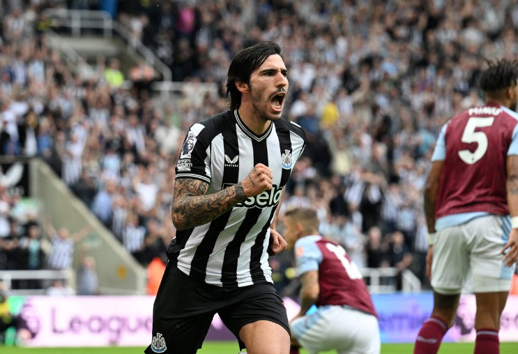  伊萨克双响定乾坤，纽卡主场击退水晶宫  